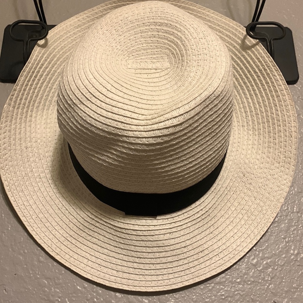 Target pool hat